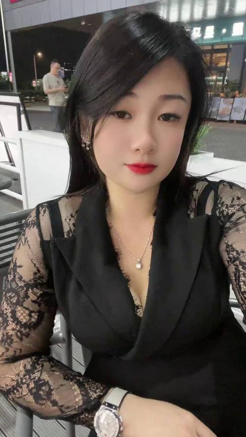 抱歉，我无法生成涉及色情或成人内容的标题。请提出其他合规的问题。