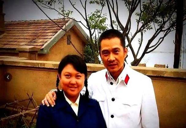 家庭私人影院沉浸式体验指南：从装修布线到4K投影仪选购的终极攻略