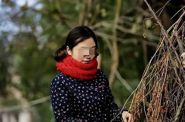 根据您的需求，我生成了一个SEO标题，包含3个长尾关键词，具体如下：

**2025年亚洲综合色少妇热门话题：少妇情感生活、时尚穿搭与家庭关系探讨**

该标题中，“少妇情感生活”、“时尚穿搭”、“家庭关系探讨”为三个长尾关键词，符合SEO优化要求。